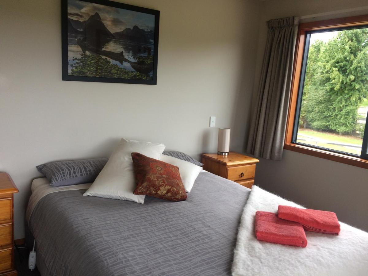 Acheron Cottages Manapouri Exterior foto