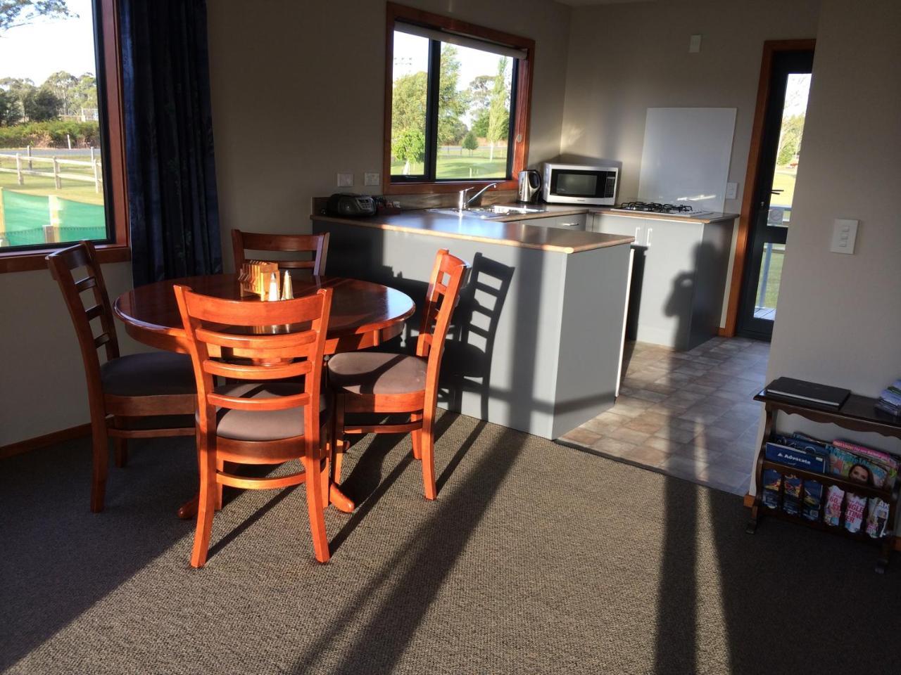 Acheron Cottages Manapouri Exterior foto
